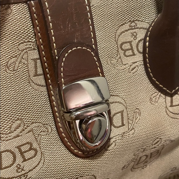 Dooney & Bourke Big Handbag - Picture 12 of 12